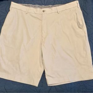 Men's Walter Hagen 11 dress golf shorts. Soft, comfort wear. Polyester.